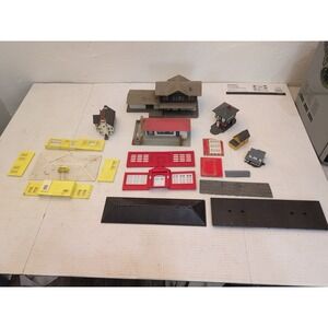 Lot Of Vtg Train Buildings Accessories Titusville Church School Tamaqua More